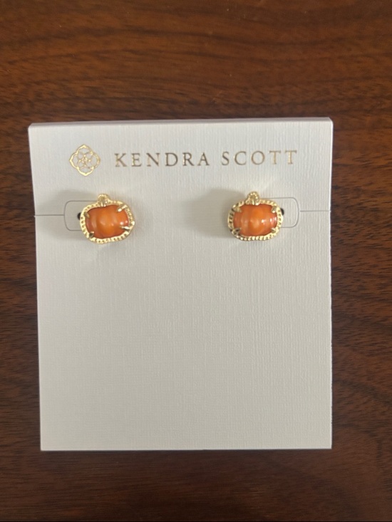 Kendra Scott Jewelry - Kendra Scott Pumpkin Studs